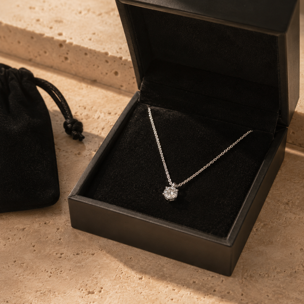 Luce Solitaire Necklace 925 Silver